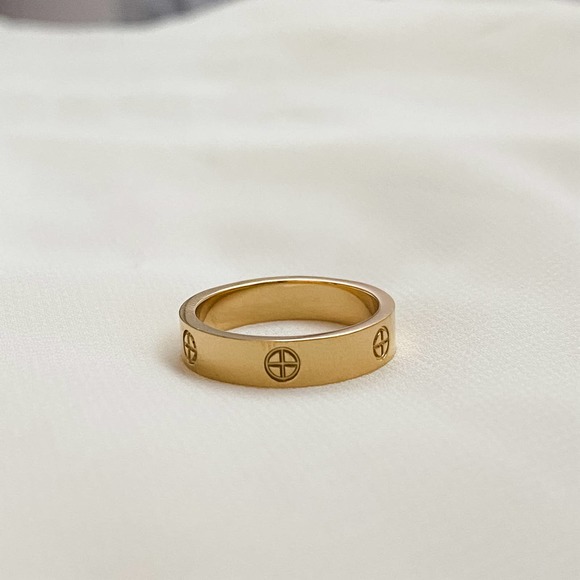 Gold Circle Plus Symbol Band Ring - Picture 3 of 7